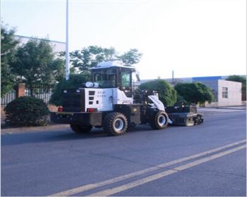 河南無(wú)塵清掃機(jī)教教你車(chē)在行駛途中需注意事項(xiàng)